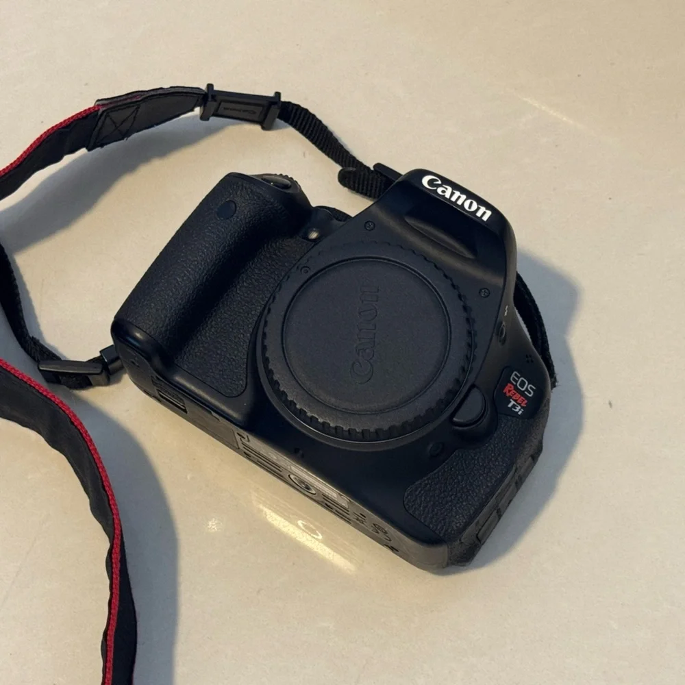 Canon EOS Rebel T3i DSLR camera body + lens + Accesories